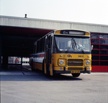 849364 Afbeelding van een Den Oudsten-Daf autobus bij de busremise van Centraal Nederland te Driebergen-Rijsenburg.